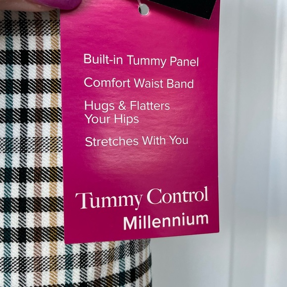 •Kim Rogers• NWT Pull-On Straight Leg Tummy Control Pants - Size 10 - Picture 6 of 9